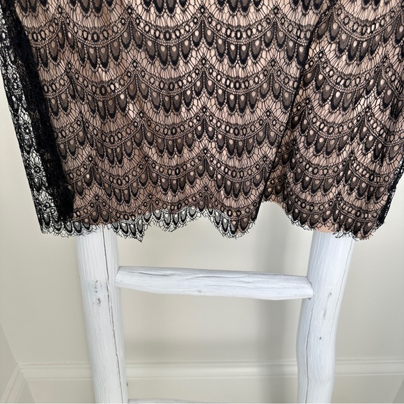 Ann Taylor Black Lace Overlay Blouse with Tan Cotton Lining Size Large - Picture 6 of 11